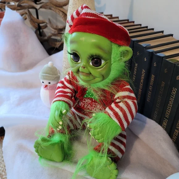 Baby Grinch doll for Christmas whoville Dr Seuss. Super cute green fuzzy - Picture 7 of 13